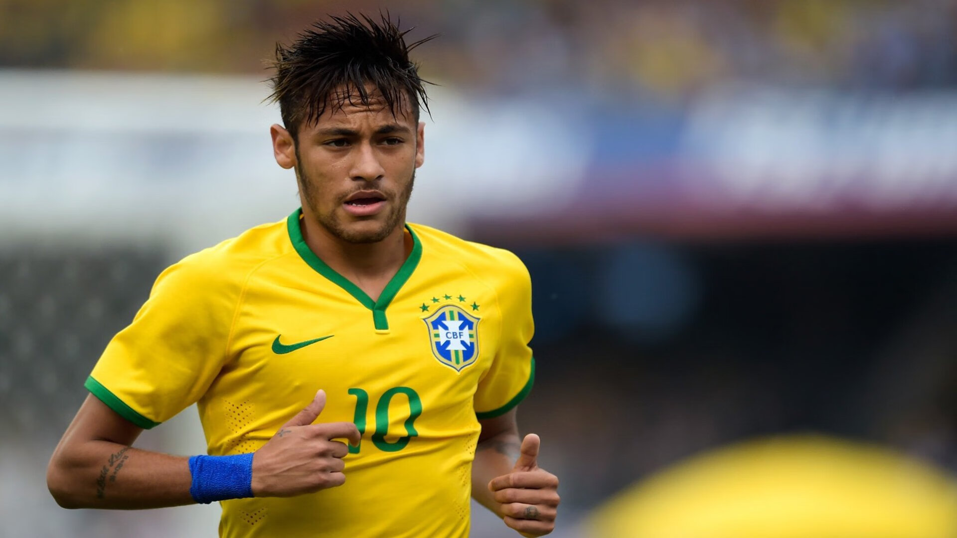 “华金·托比利亚的速度与反应力,为美洲狮队提供强大防守保障”