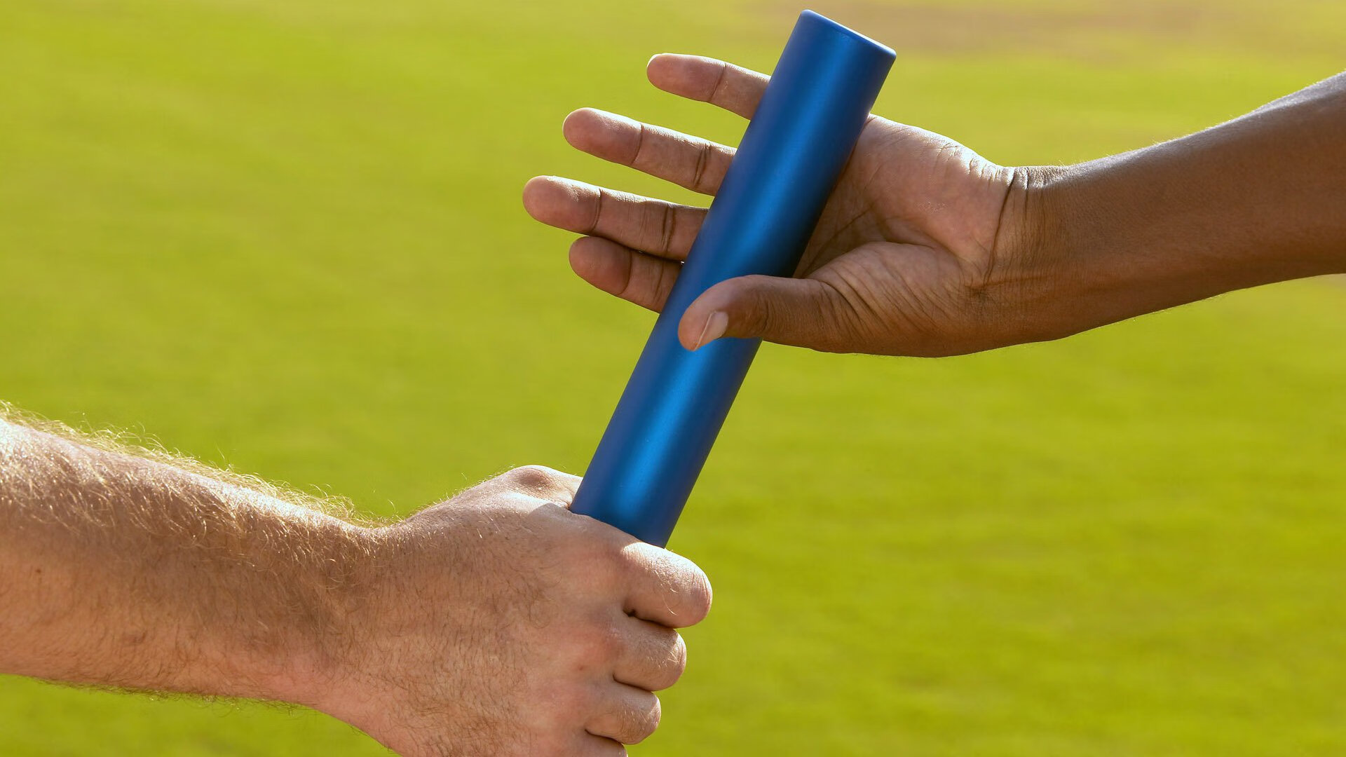 体育品牌赞助赛事加码推动联赛曝光率与商业价值双提升，体育赞助加强品牌知名度的利弊