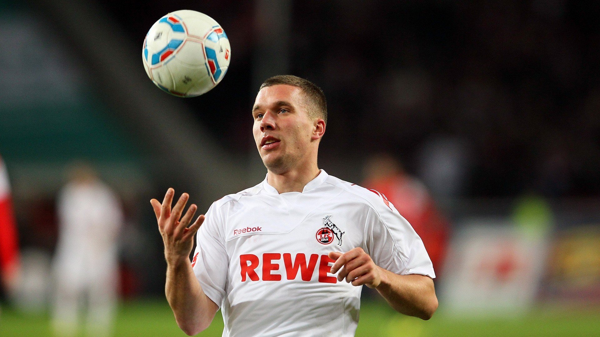 校园足球开展战术角色扮演提高学生技战术理解,足球战术课程